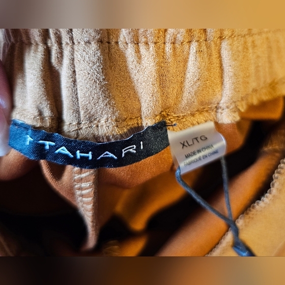 T Tahari Wide Leg Faux Suede Crop Pants, Tobacco XL - Picture 6 of 9